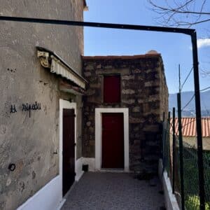 Appartement T2 dans maison de village avec terrasse