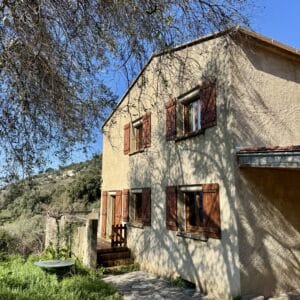 Maison individuelle centre village et terrains